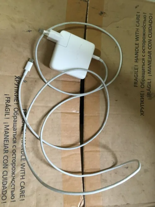 Chargeur MacBook original type c 61w