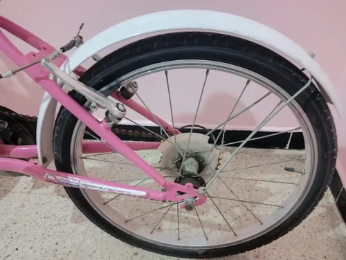 Un très beau vélo pour filles de marque française 21 pouces 
