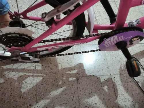 Un très beau vélo pour filles de marque française 21 pouces 