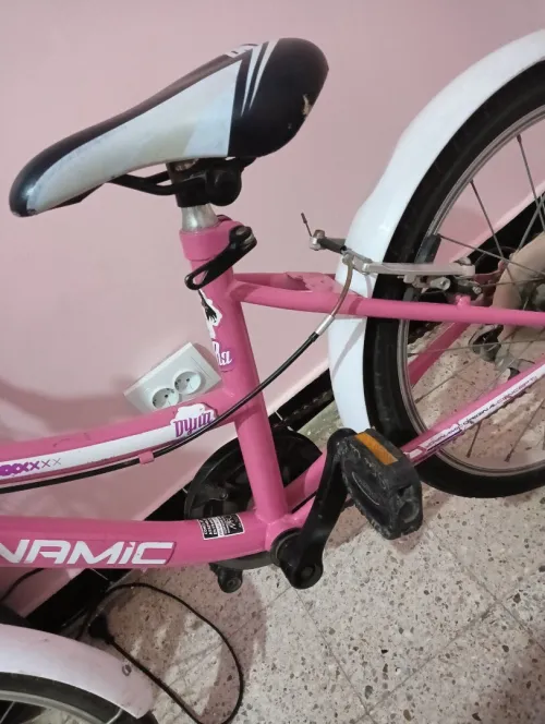 Un très beau vélo pour filles de marque française 21 pouces 