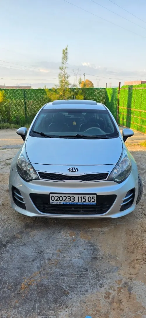 Kia Rio 5 portes 2015 Funny Facelift 