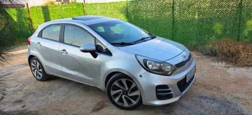 Kia Rio 5 portes 2015 Funny Facelift 