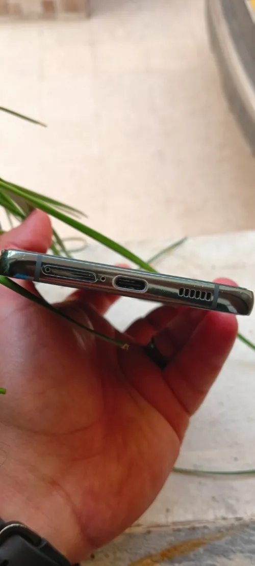 Samsung SM-S9060