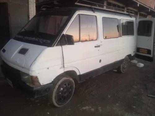 Renault Terafic 1982 متور اكسبراس