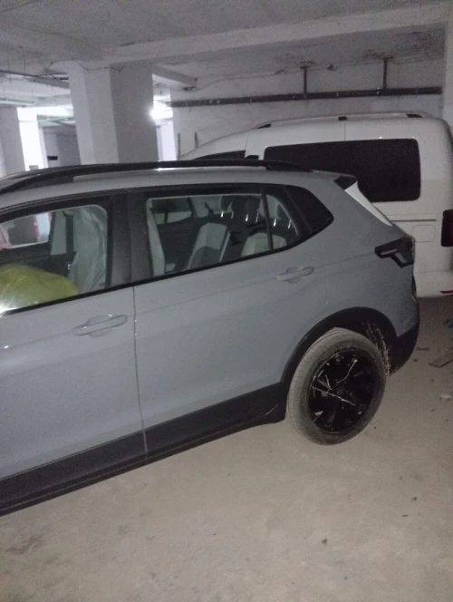 Volkswagen Tahru 2026 black black