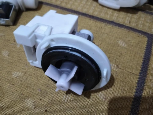 PIÈCE DE RECHANGE POUR MACHINE A LAVER