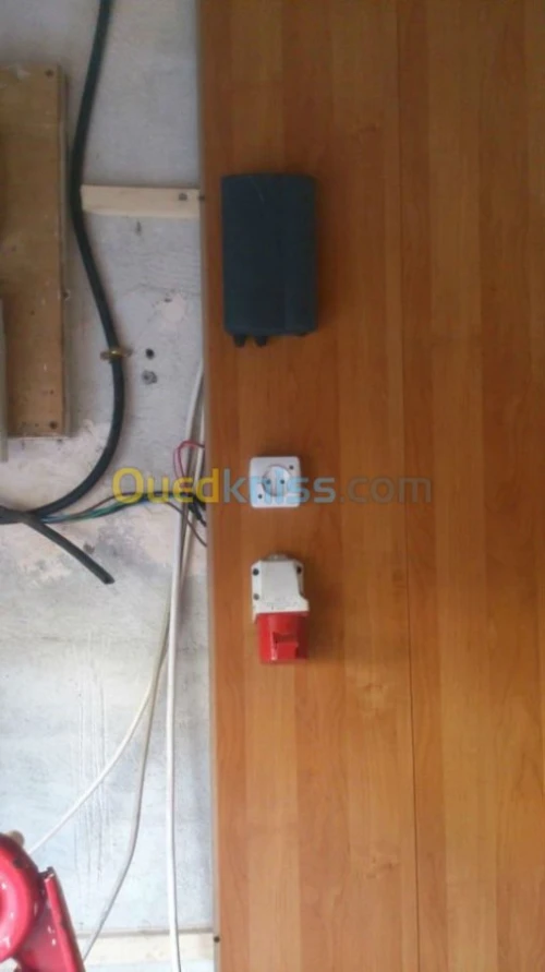 sutr Aménagement intérieurs-extérieurs