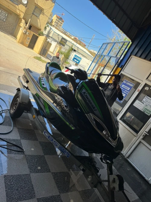 Jet ski