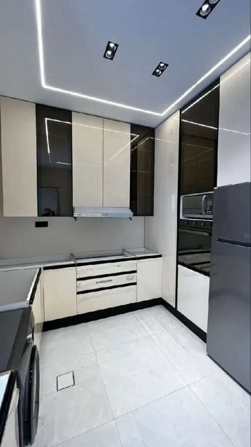 Cuisine équipée moderne en MDF