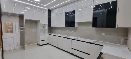 Cuisine équipée moderne en MDF