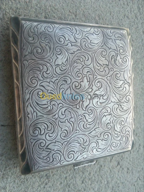 porte cigarettes des années 40