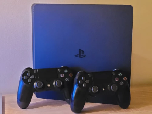 PS4 Slim 500gb manette original + manette copie