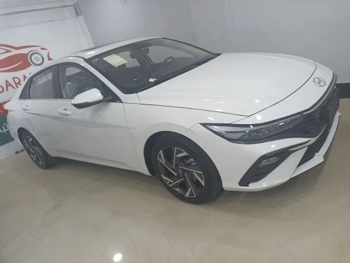 Hyundai Elantra 2025 