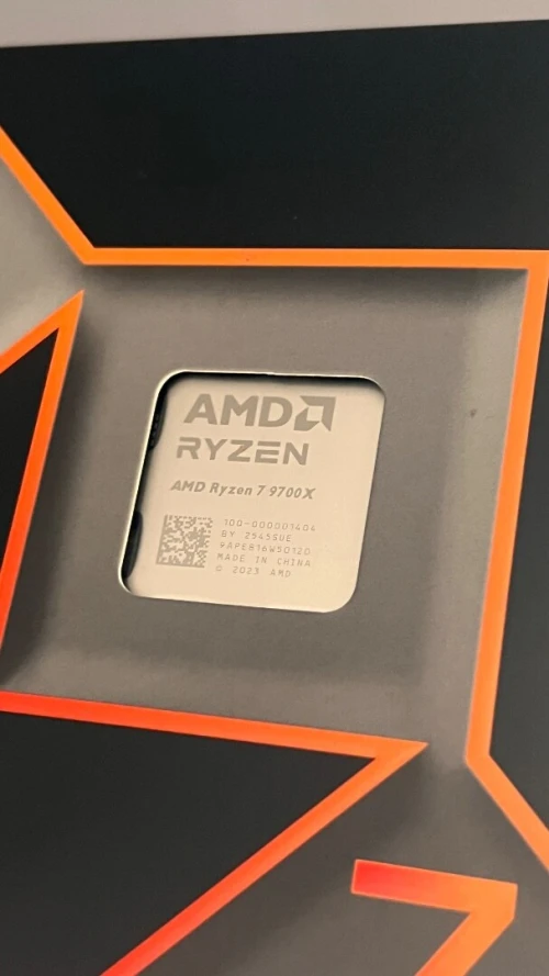 Ryzen 7 9700x box