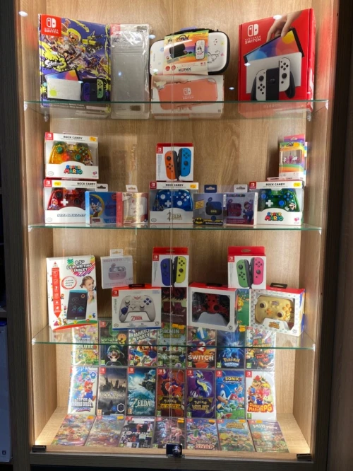 Nintindo switch oled flache plus jeux