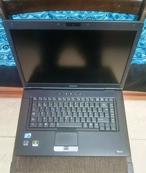 Pc Toshiba i5 (4/250HDD)