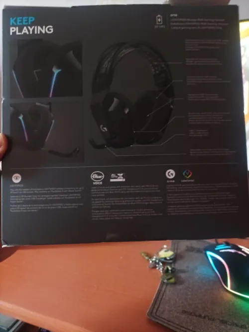 Casque. Headphones Logitech g733