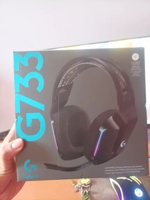 Casque. Headphones Logitech g733