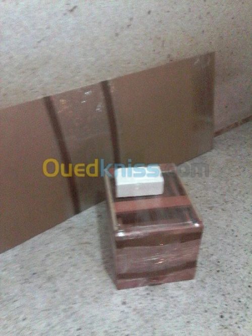 ~ نقل وتركيب وترحيل الأثاث/DÉMÉNAGEMENT