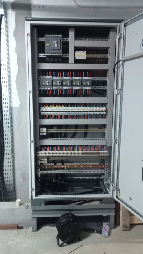 Installation dépannage maintenance électricité industrielle