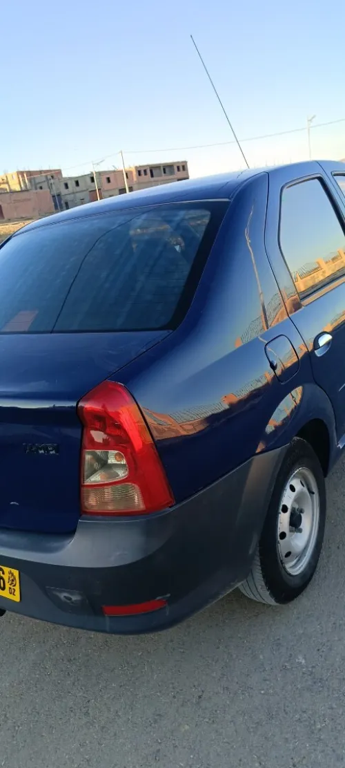 Dacia Logan 2009 لباز