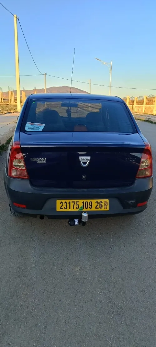 Dacia Logan 2009 لباز