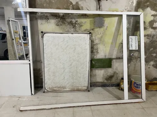 portes et séparations en aluminium