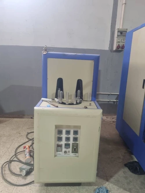 Machiné souffleuse  bouteilles a vendre 