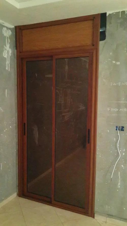 Porte en aluminium 