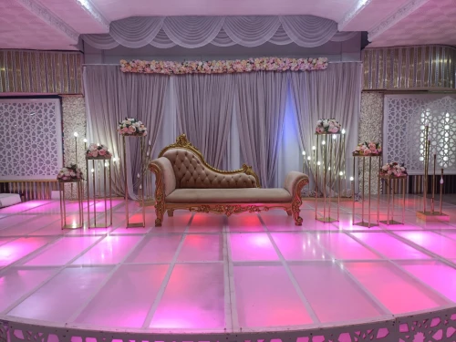 Fauteuils mariée salle des fêtes