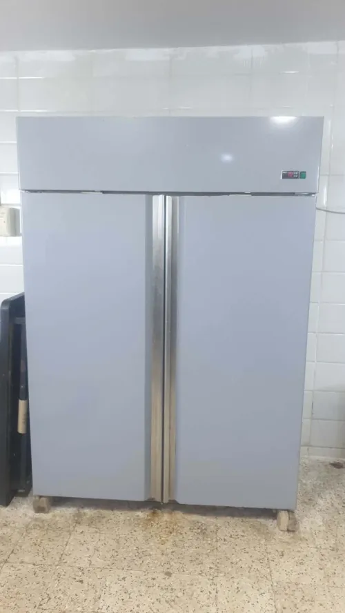 Frigo refrigirateur inox pour cuisine boucherie salle des fêtes