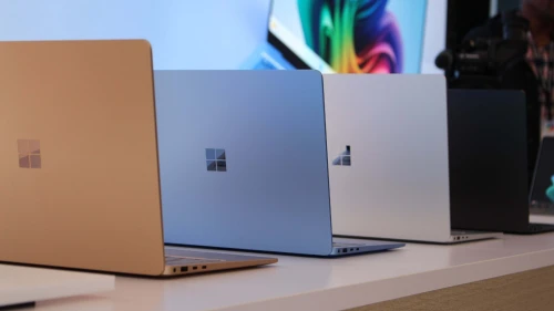 Surface Laptop 7 - 13.8", Snapdragon X Plus (10 cœurs), 16GB LPDDR5X, 512GB, NEUF SOUS EMBALLAGE