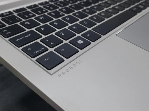 VENDU - HP PROBOOK 440 G8, i7-1165G7, 16GB, 512GB, iRis Xe