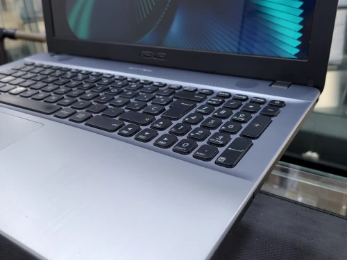 VENDU - ASUS X541UAK, i7-7500U, 8GB, 256GB SSD, INTEL HD520
