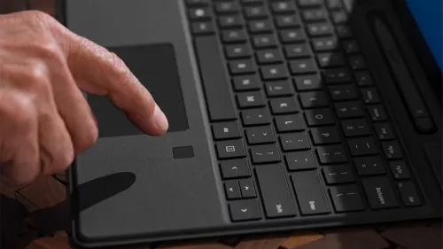 VENDU - Microsoft Surface Pro 7, Intel Core i7-1065G7, 16GB LPDDR4X, 512GB SSD, iRis Plus 