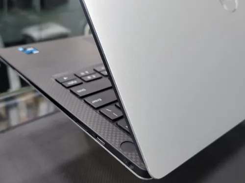 VENDU - DELL XPS 13, i7-1165G7, 16GB, 512GB SSD ( ETAT MOYEN )