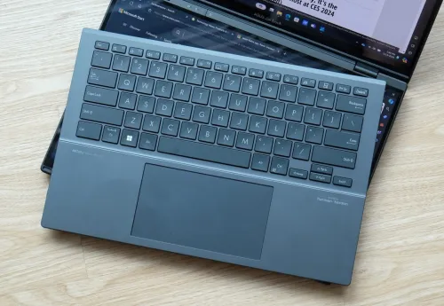 VENDU - ASUS Zenbook DUO (UX8406), Intel Core Ultra 9-185H, 32GB LPDDR5X, 1TB SSD nVme, 14" 3K OLED