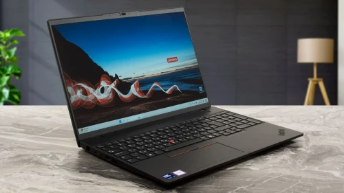 VENDU - Lenovo Thinkpad L16 Gen 1, Intel Core Ultra 5 125U, 16GB DDR5 5600MHz, 512GB SSD, 16" WUXGA