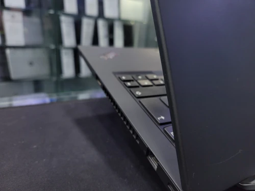 VENDU - LENOVO THINKPAD T490, i5-8365U, 8GB, 256GB SSD