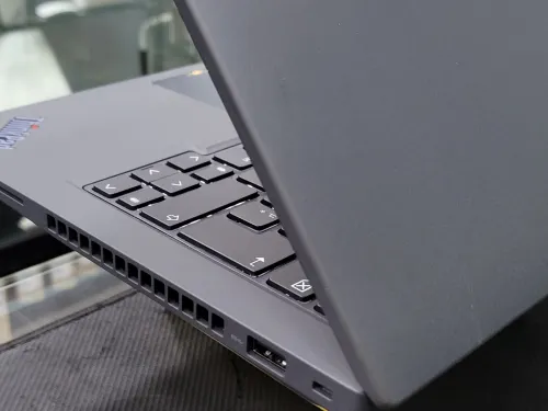 VENDU - LENOVO THINKPAD T14 Gen 3, i7-12Th 1255U, 16GB, 512GB SSD