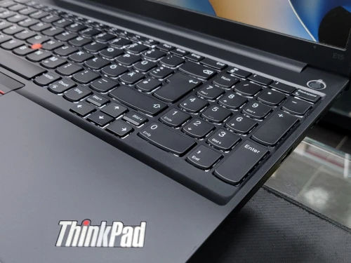 VENDU - LENOVO THINKPAD E15 GEN 3, RYZEN 7-5700U, 16GB, 512GB SSD, RX VEGA 8