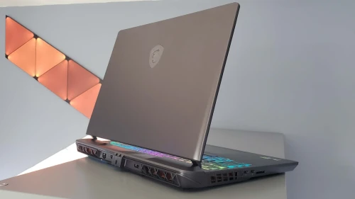 MSI Vector 16 HX AI, Intel Core Ultra 7 255HX, 32GB 6400MHz, 1TB SSD nVme, RTX5070Ti 12GB GDDR7