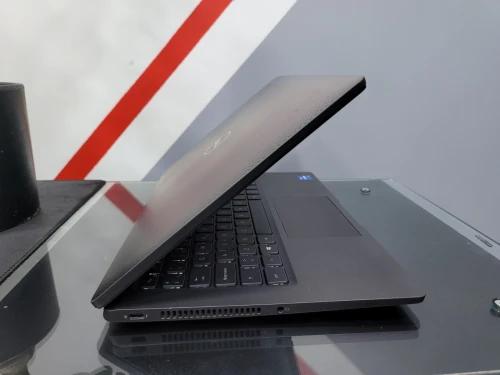 VENDU - DELL LATITUDE 7420, i5-1145G7, 8GB LPDDR4X, 256GB SSD, iRis Xe