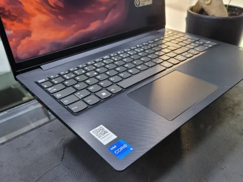 VENDU - LENOVO IDEAPAD V15 G3, i5-1235U, 8GB, 256GB SSD, iRis Xe
