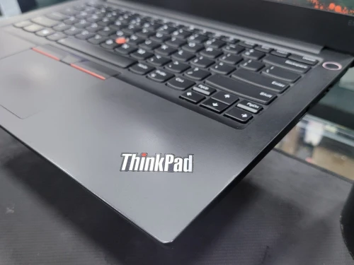 VENDU - LENOVO THINKPAD E14, i5-10210U, 16GB, 256GB SSD