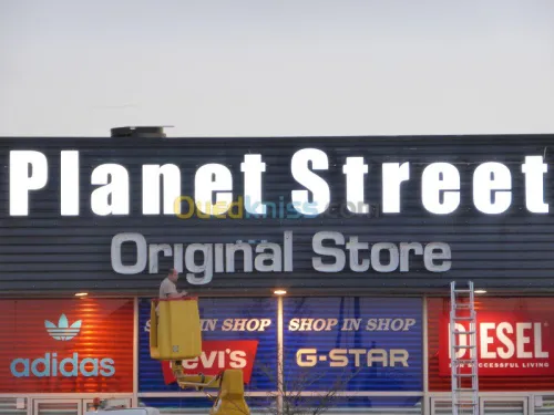 Fabrication d'Enseignes Lumineuses