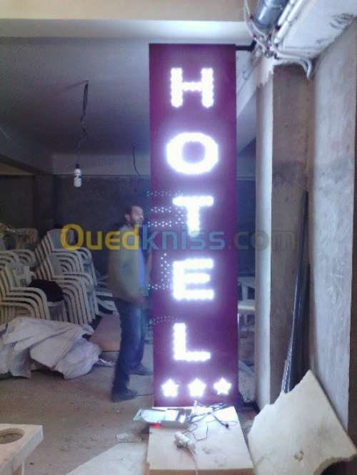 Fabrication d'Enseignes Lumineuses