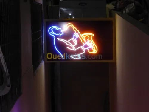 Fabrication d'Enseignes Lumineuses