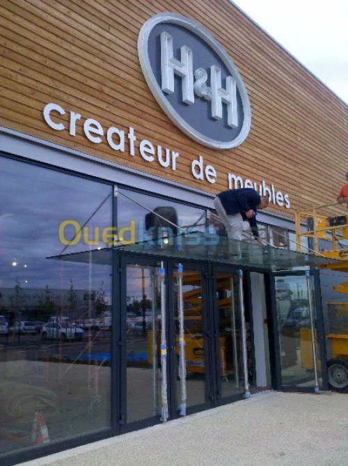 Fabrication d'Enseignes Lumineuses