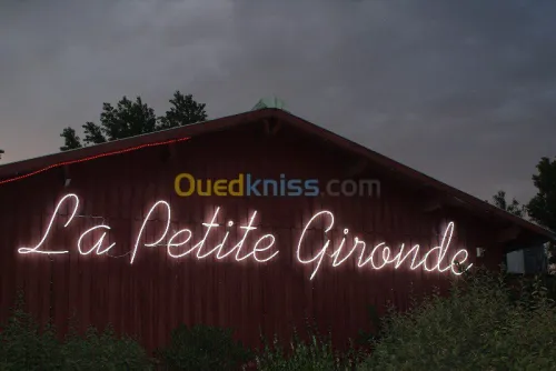 Fabrication d'Enseignes Lumineuses